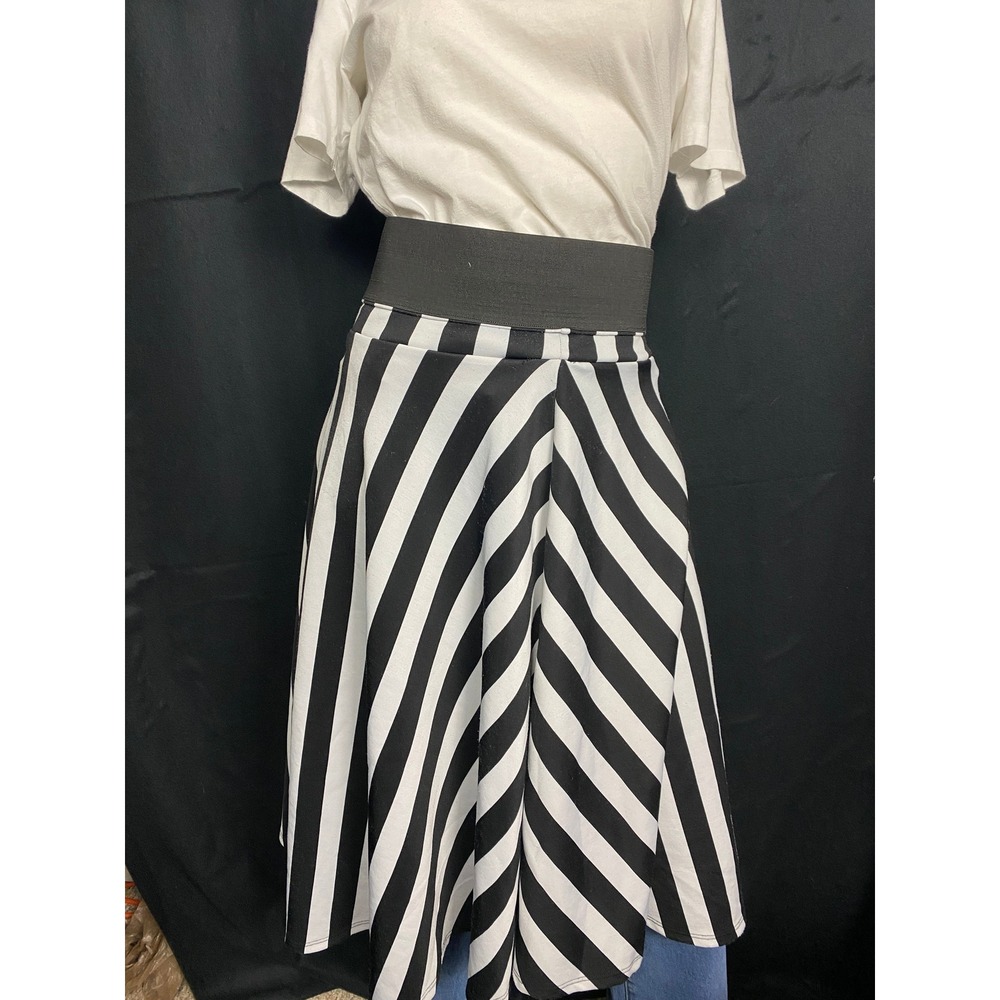 udrey3+1 dress Women's Black & White‎ Diagonal Stripe Flare Skirt